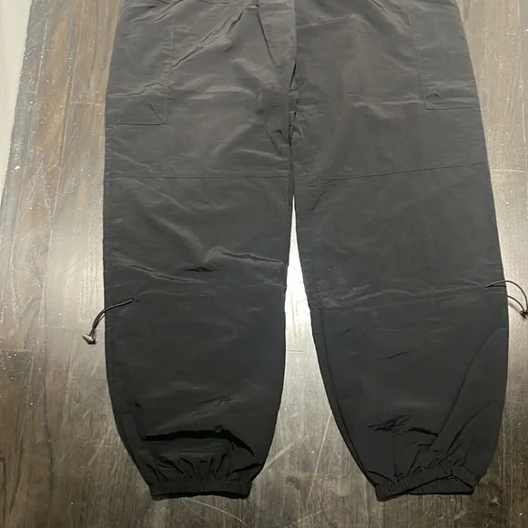 Black nylon parachute joggers - Picture 2 of 3